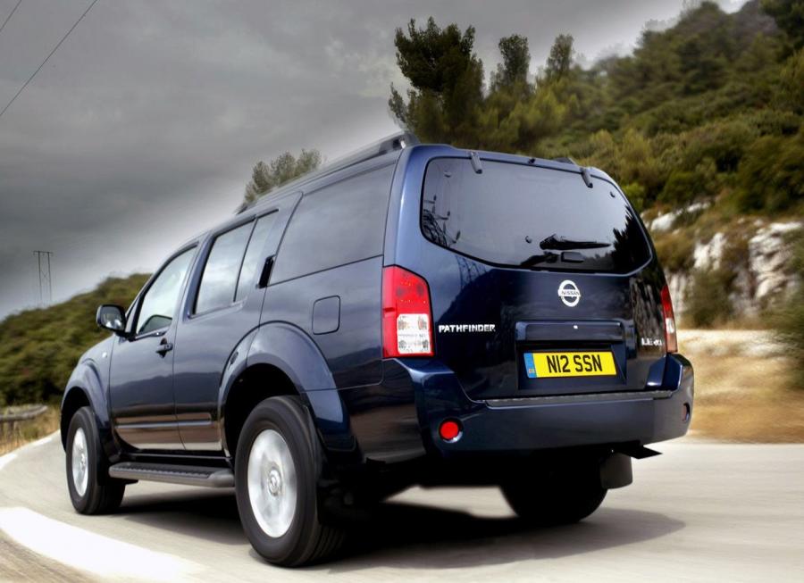  Nissan Pathfinder 2004 года  (UK) (фото 13 из 14)